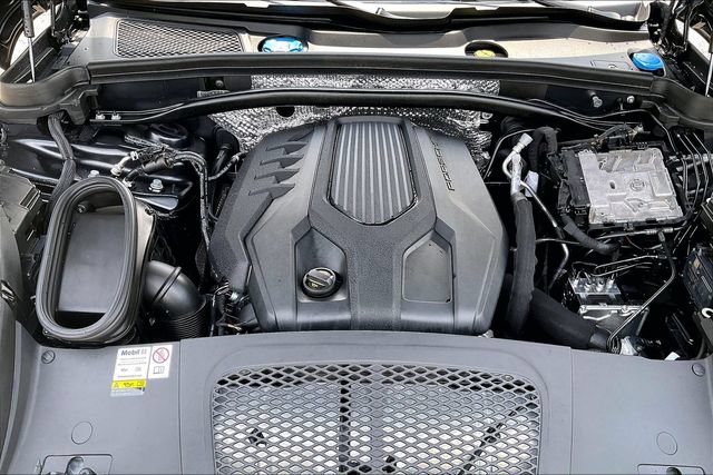 Used 2023 Porsche Macan Turbo AWD/4WD image 21