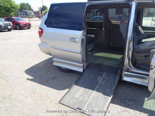Used 2003 Chrysler Town & Country LX image 27