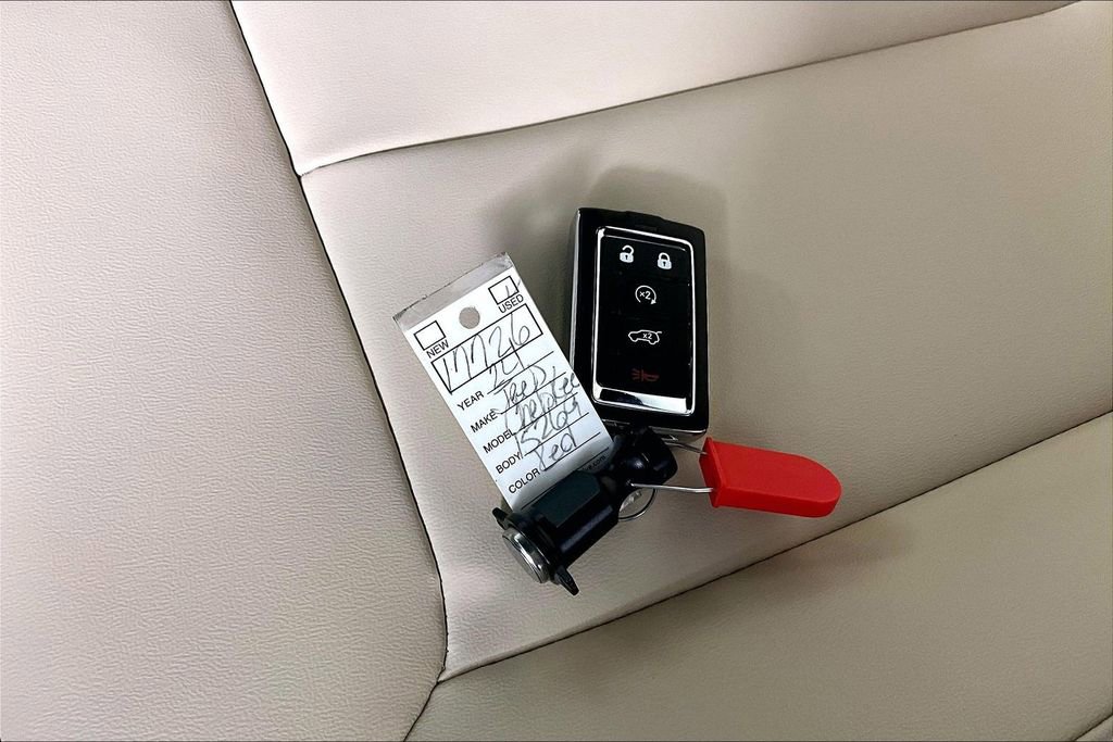 Used 2024 Jeep Grand Cherokee Limited image 10