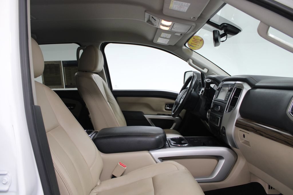 Used 2017 Nissan Titan SL RWD image 29
