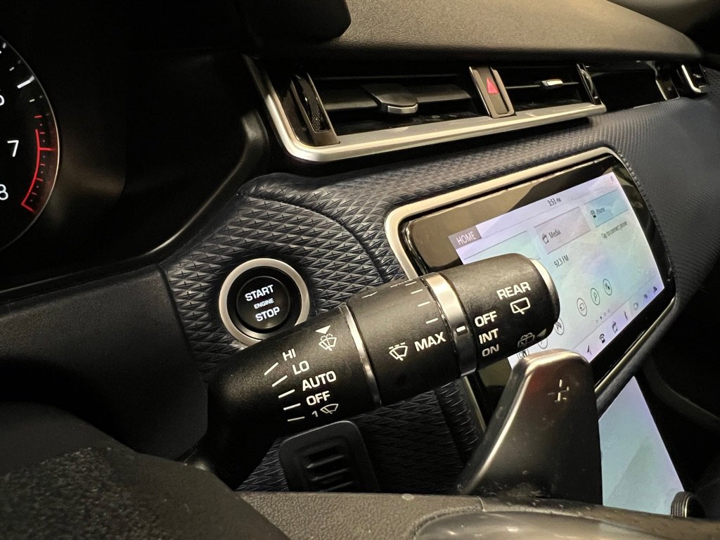 Used 2020 Land Rover Range Rover Velar R-Dynamic S image 21