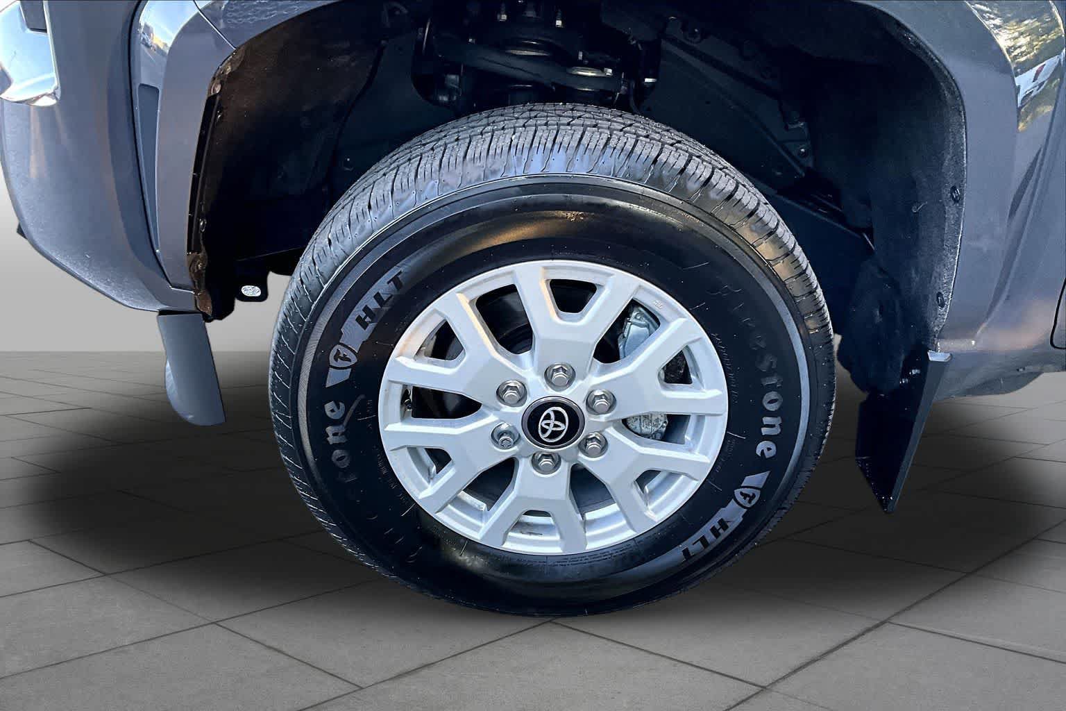 Certified 2024 Toyota Tacoma SR5 AWD/4WD image 11