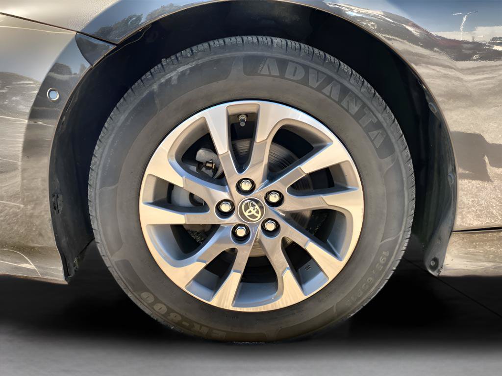 Used 2019 Toyota Prius Limited w/ Premium Convenience Package FWD image 19