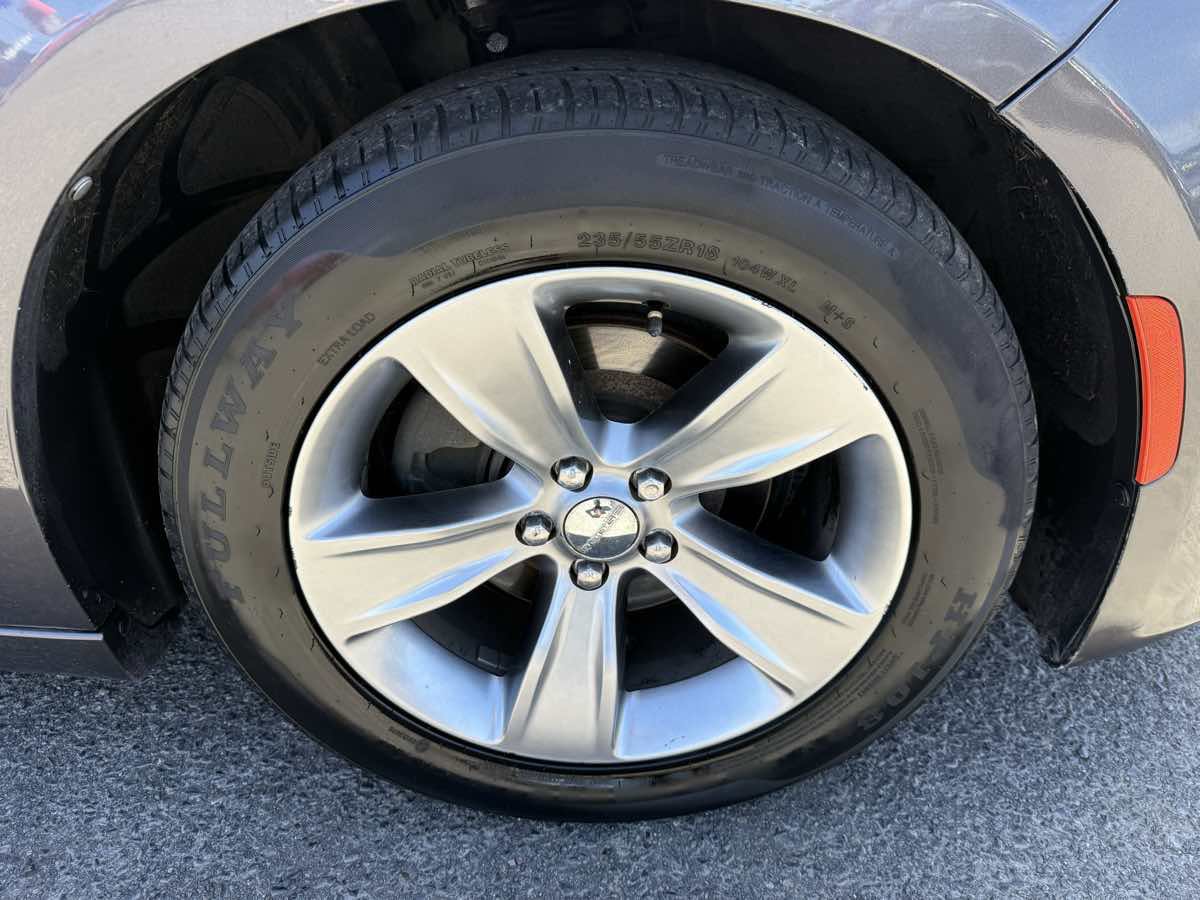 Used 2015 Dodge Charger SE w/ Sport Appearance Group RWD image 7