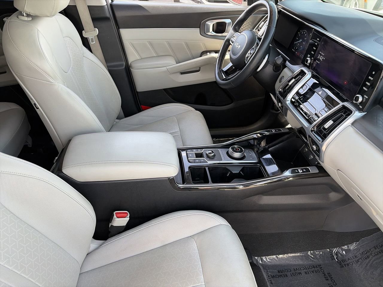 Certified 2023 Kia Sorento SX Prestige AWD/4WD image 11