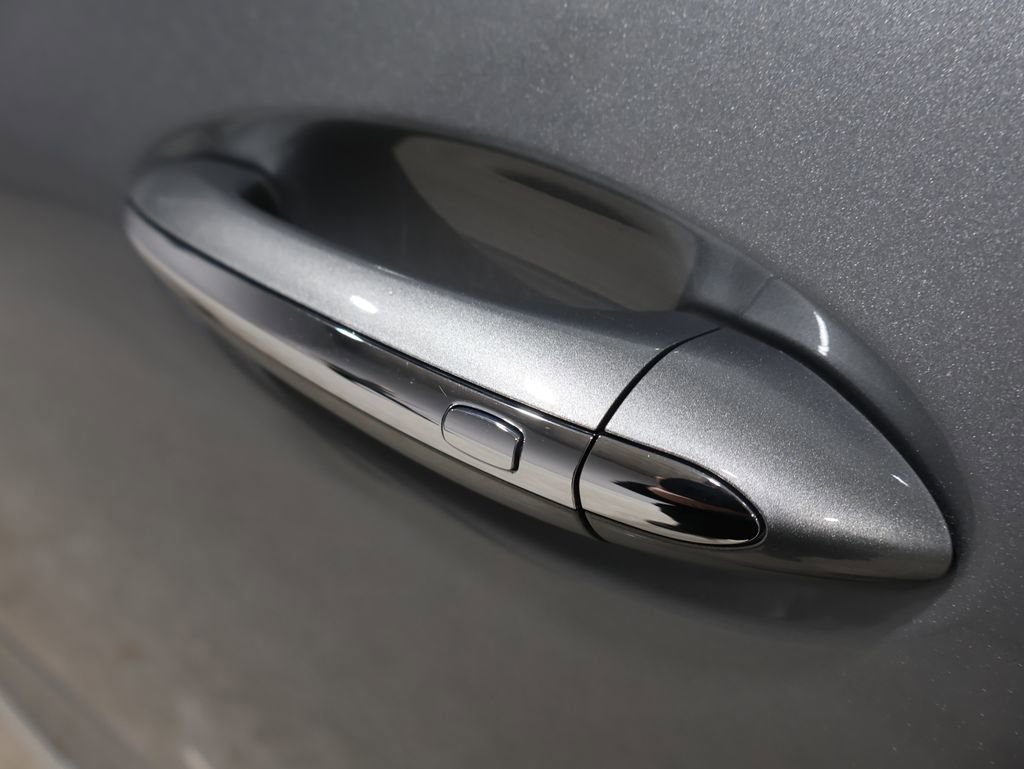 Used 2023 Buick Enclave Essence w/ Experience Buick Package image 9