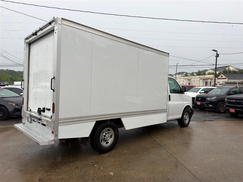 Used 2024 Chevrolet Express 3500 w/ Power Convenience Package RWD image 6
