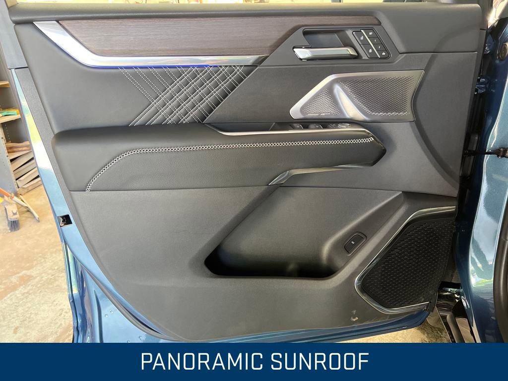 New 2025 GMC Acadia Denali w/ Super Cruise Package image 17