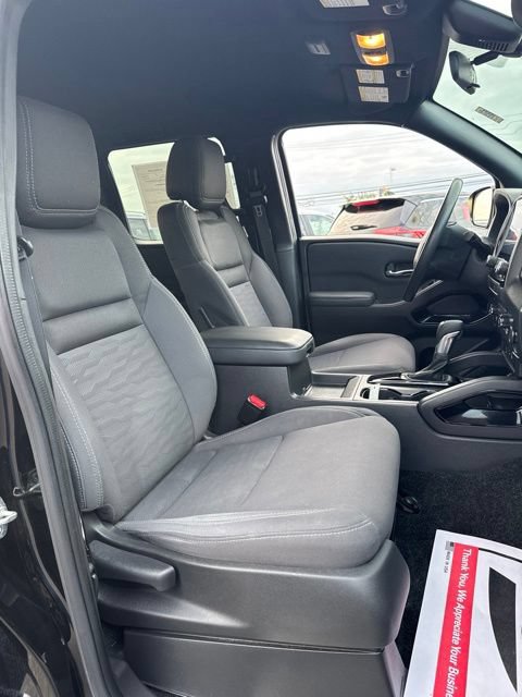 Certified 2023 Nissan Frontier SV w/ Midnight Edition Package AWD/4WD image 16
