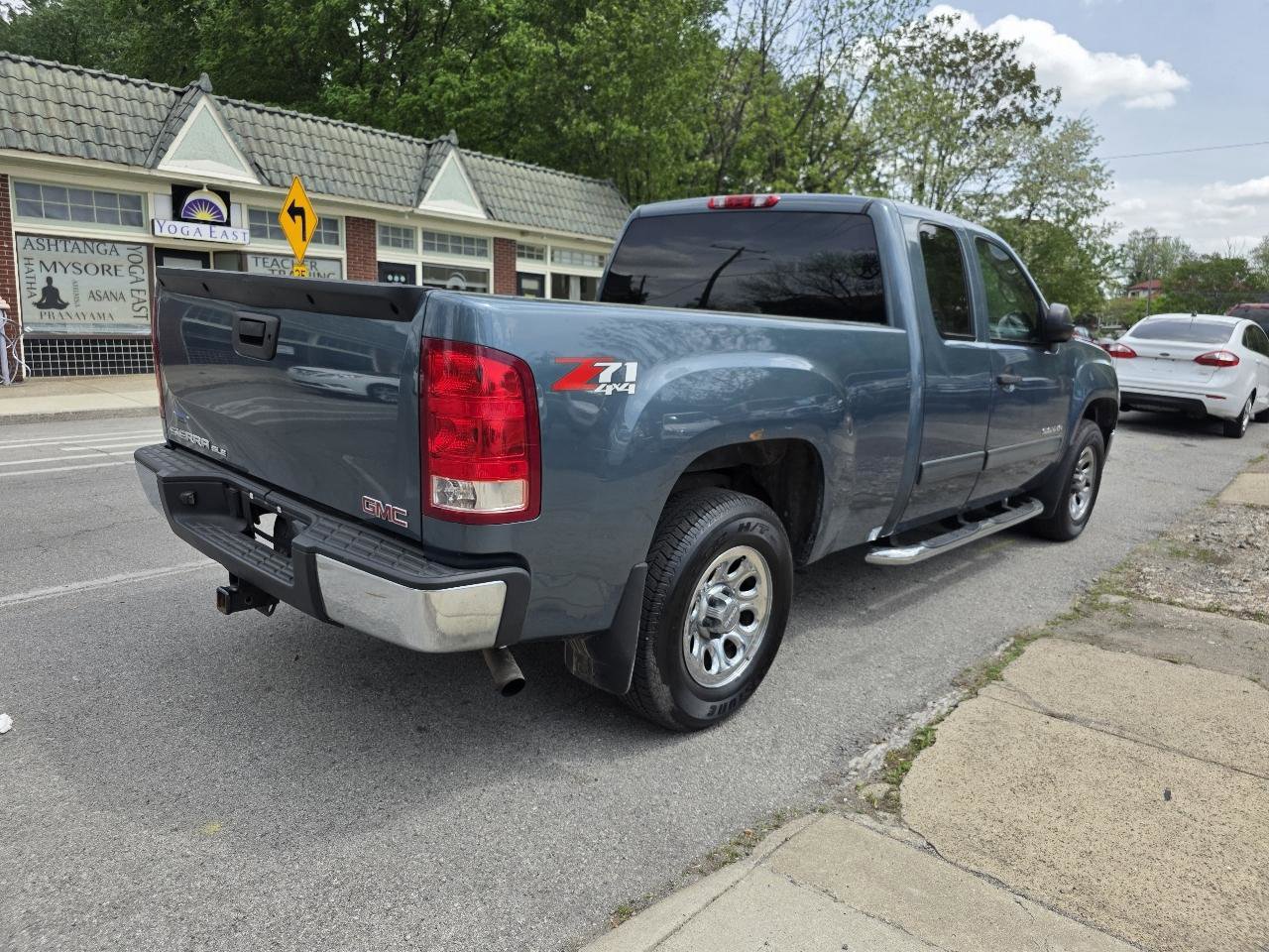 Used 2009 GMC Sierra 1500 SL image 5