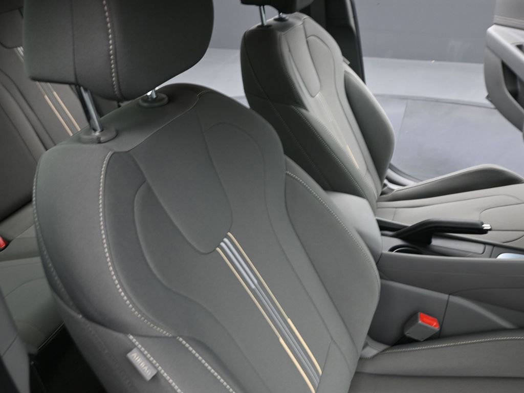 Certified 2025 Hyundai Elantra Sport image 20