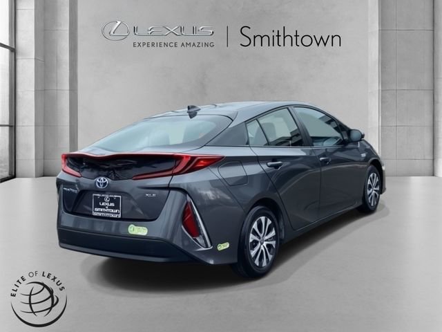Used 2022 Toyota Prius Prime XLE image 6