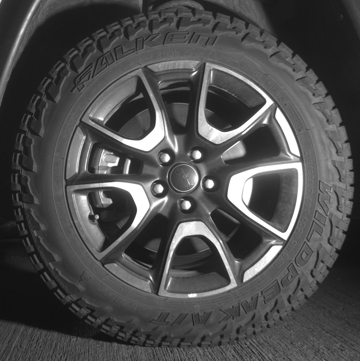 Used 2025 Jeep Compass Trailhawk image 12