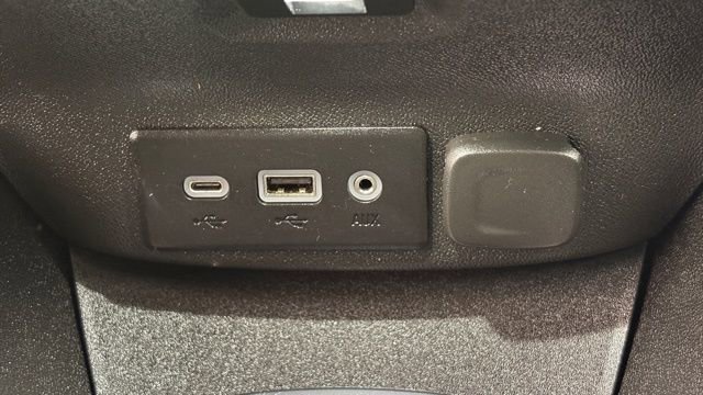 Used 2021 Chevrolet Malibu LT image 37