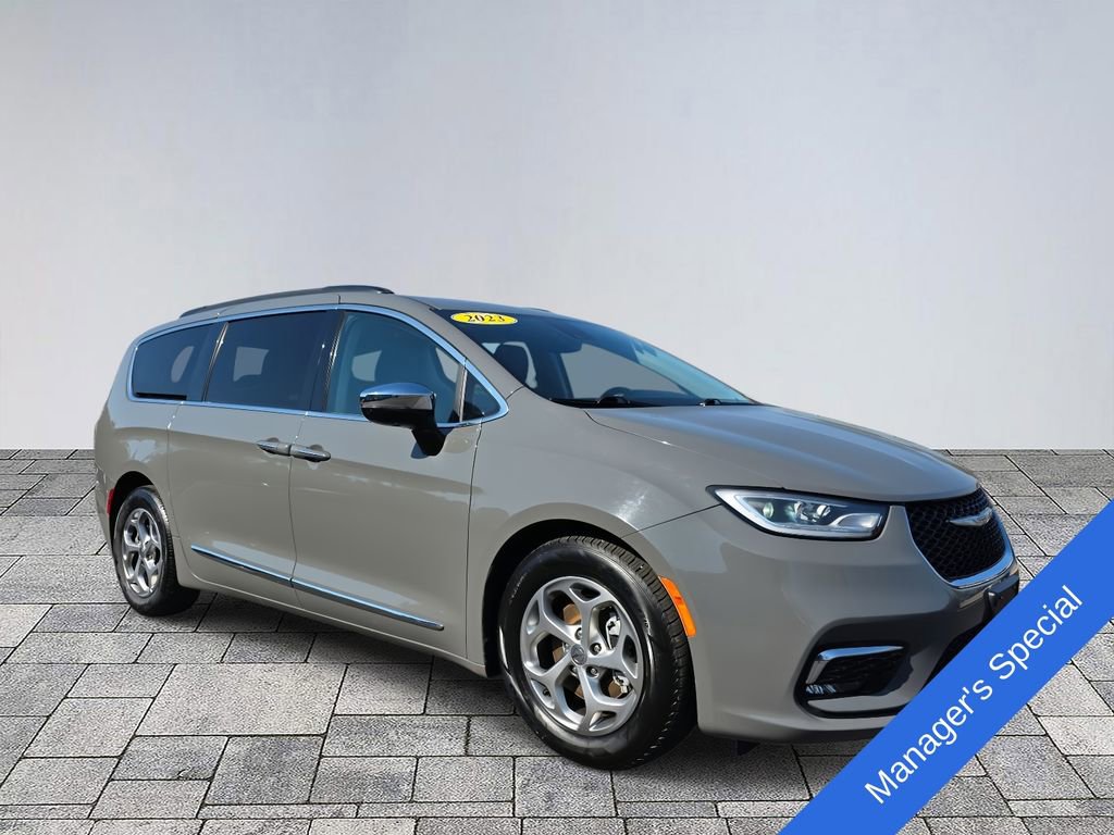 Used 2023 Chrysler Pacifica Limited image 1