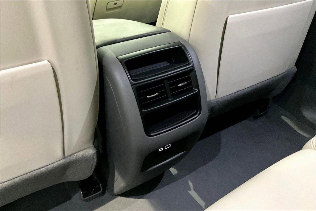 Certified 2023 Cadillac XT5 Premium Luxury AWD/4WD image 10