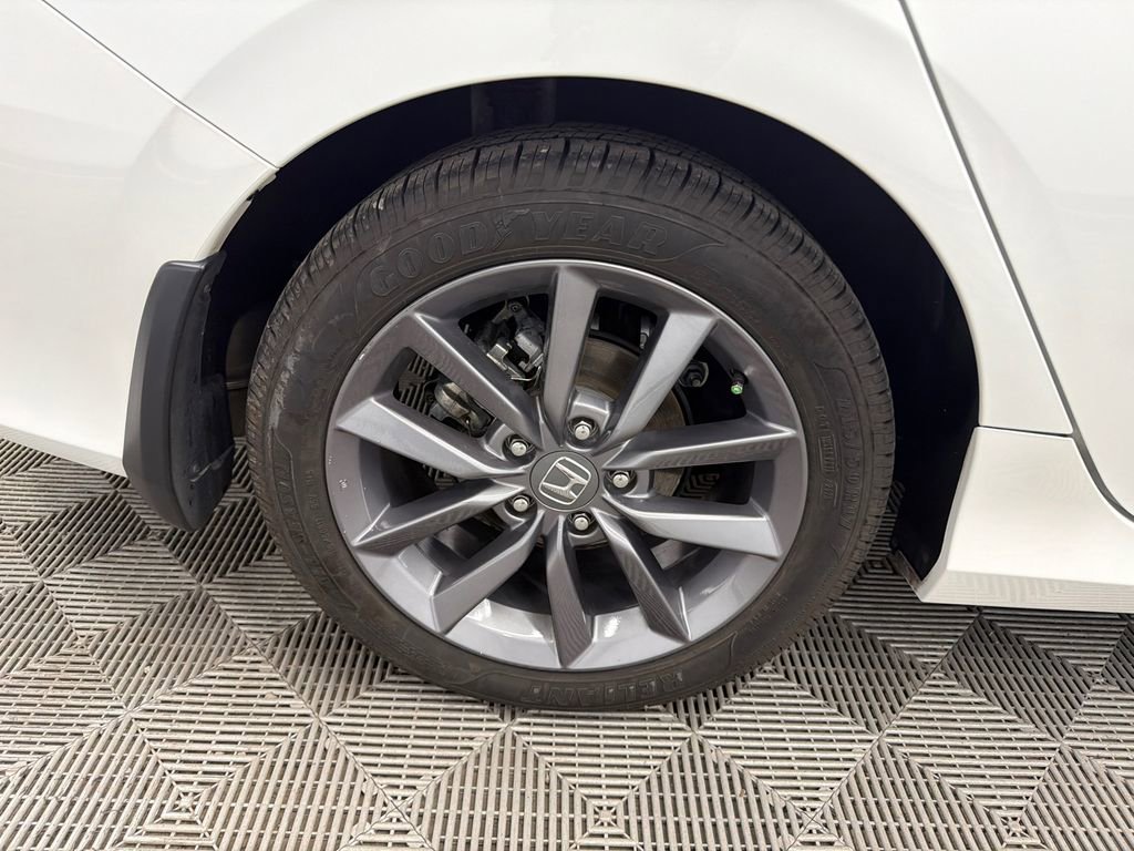 Used 2019 Honda Civic EX image 18