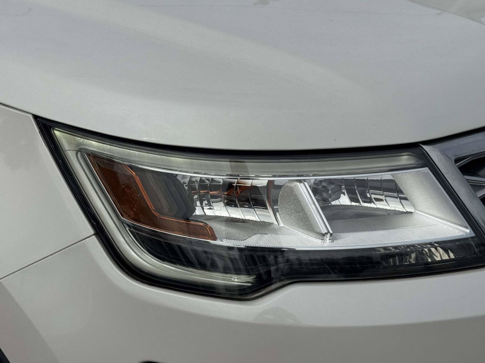 Used 2017 Ford Explorer Platinum AWD/4WD image 7