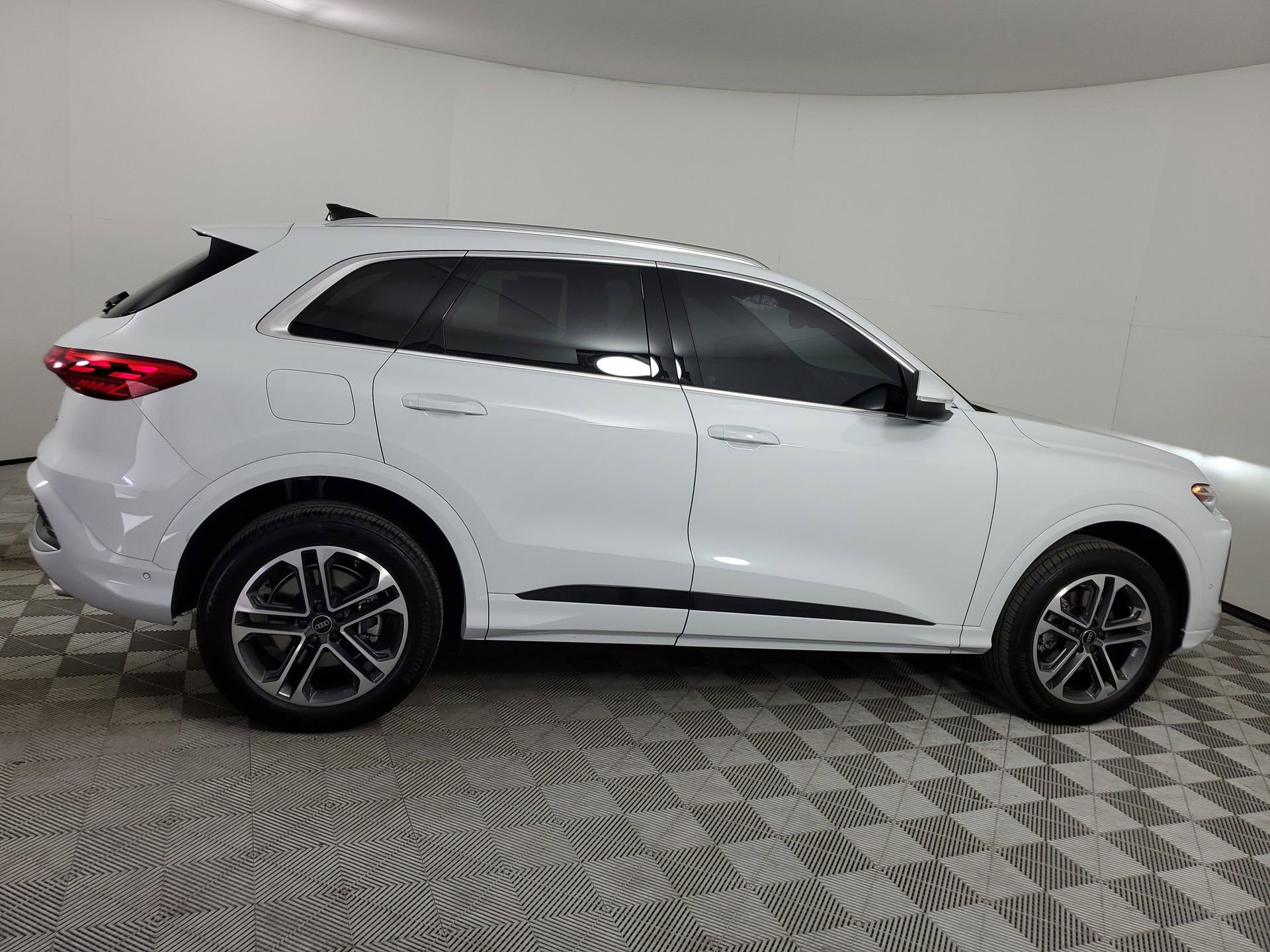 Certified 2025 Audi Q5 2.0T Premium image 12