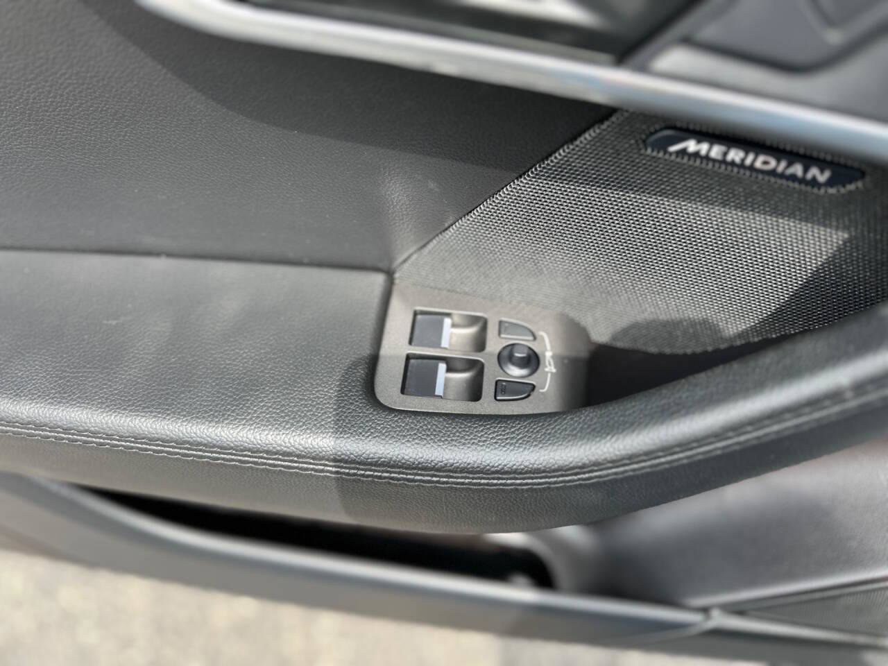 Used 2019 Jaguar F-TYPE Convertible RWD image 18