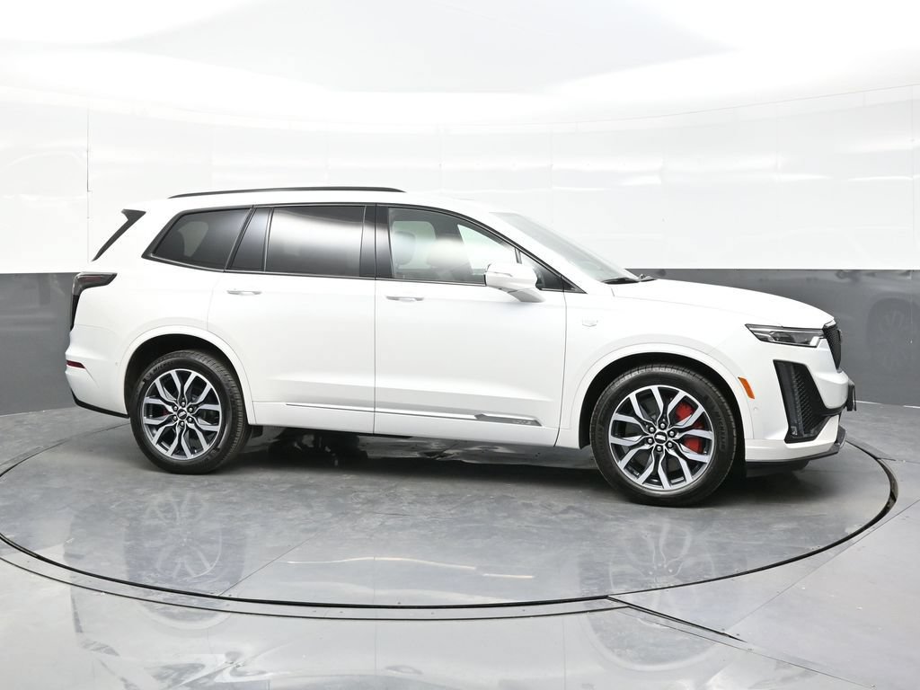 Certified 2025 Cadillac XT6 Sport w/ Platinum Package AWD/4WD image 8