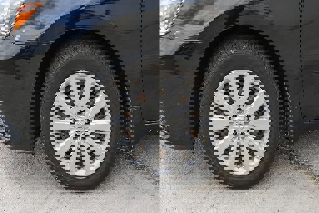 Used 2016 Nissan Sentra SV image 5