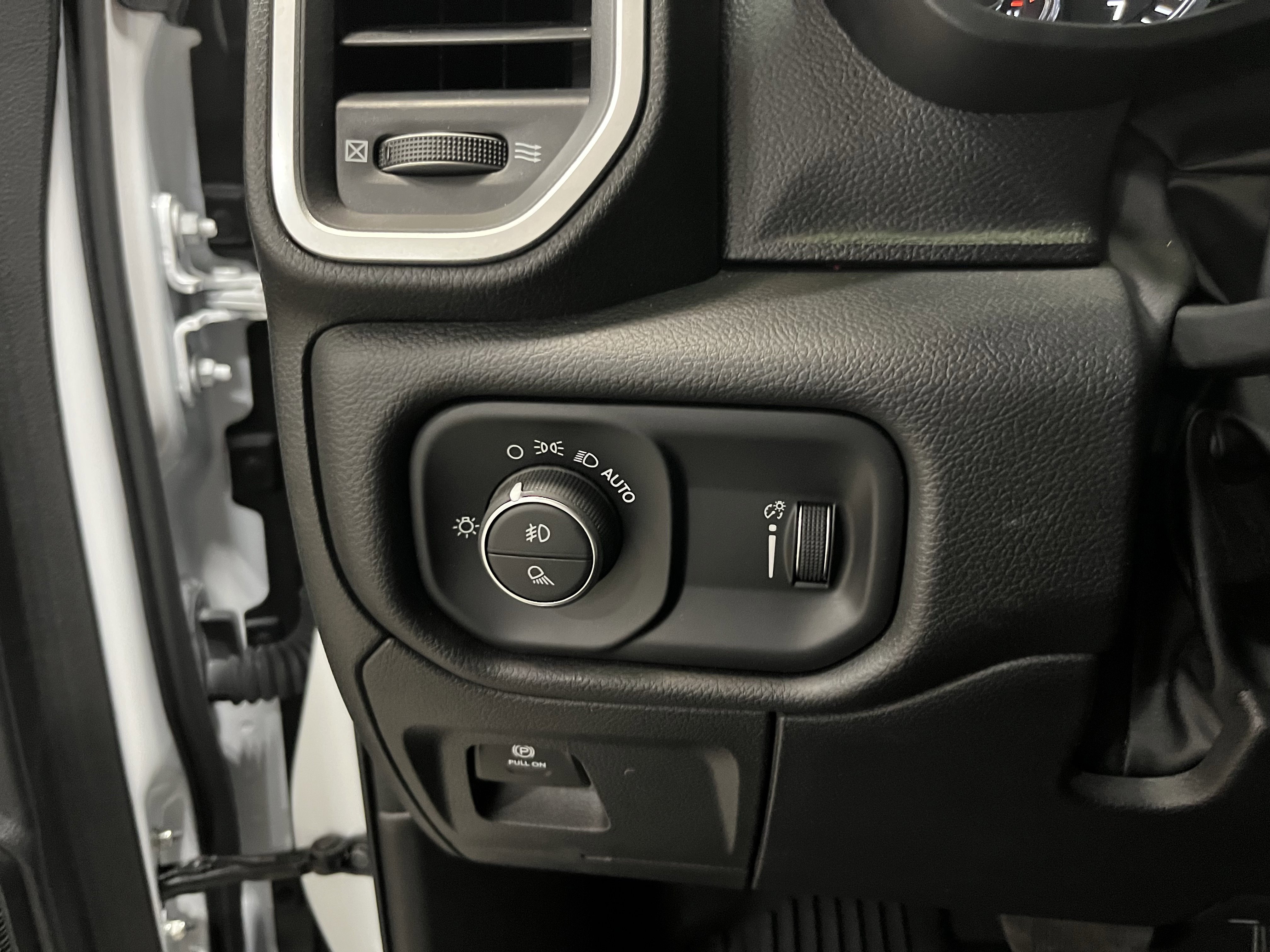 Certified 2023 RAM 1500 Big Horn w/ Trailer Tow Group AWD/4WD image 25