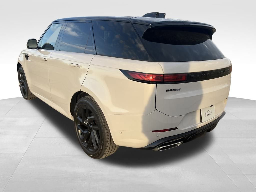 New 2026 Land Rover Range Rover Sport Dynamic SE image 3