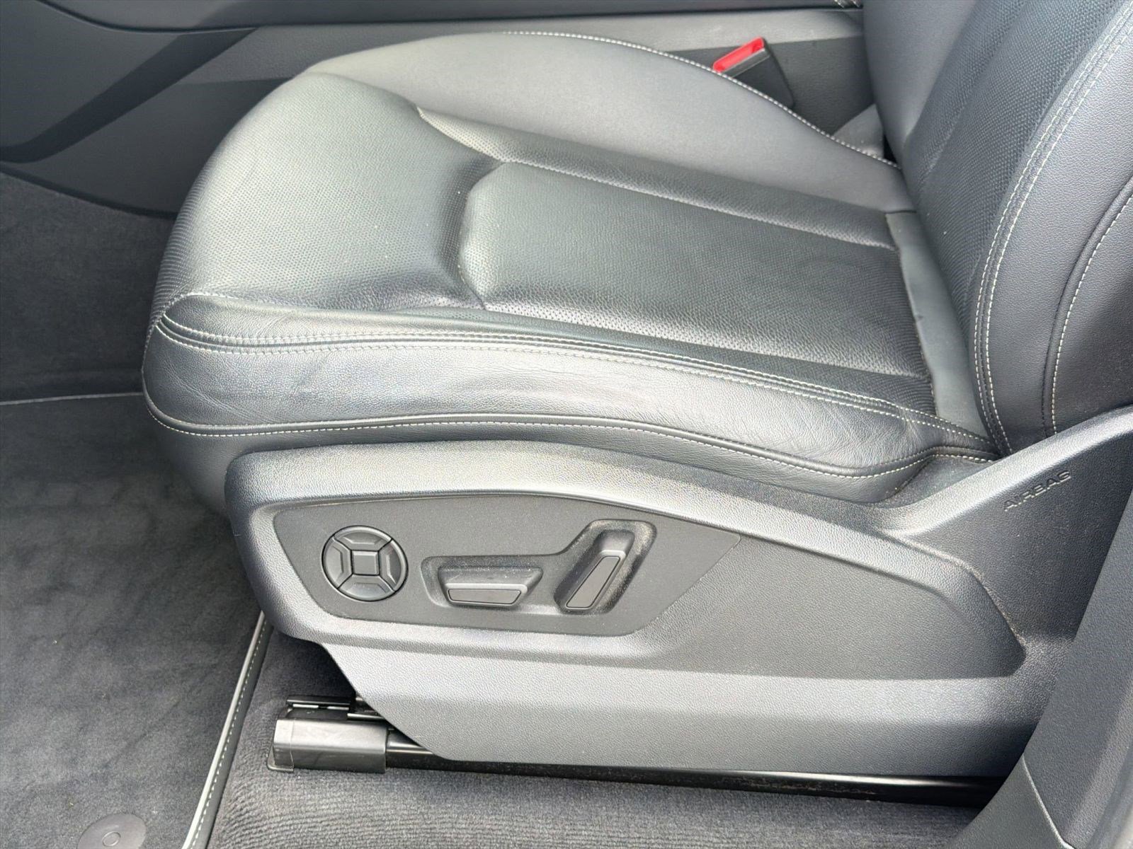 Used 2023 Audi Q8 Premium Plus w/ Premium Plus Package AWD/4WD image 14