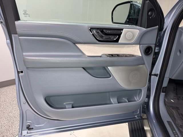Used 2019 Lincoln Navigator Black Label w/ Cargo Package AWD/4WD image 13