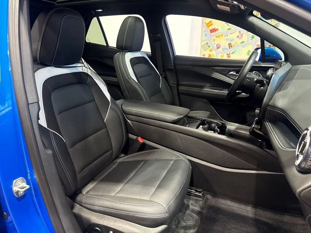 Used 2024 Chevrolet Blazer EV LT AWD/4WD image 16