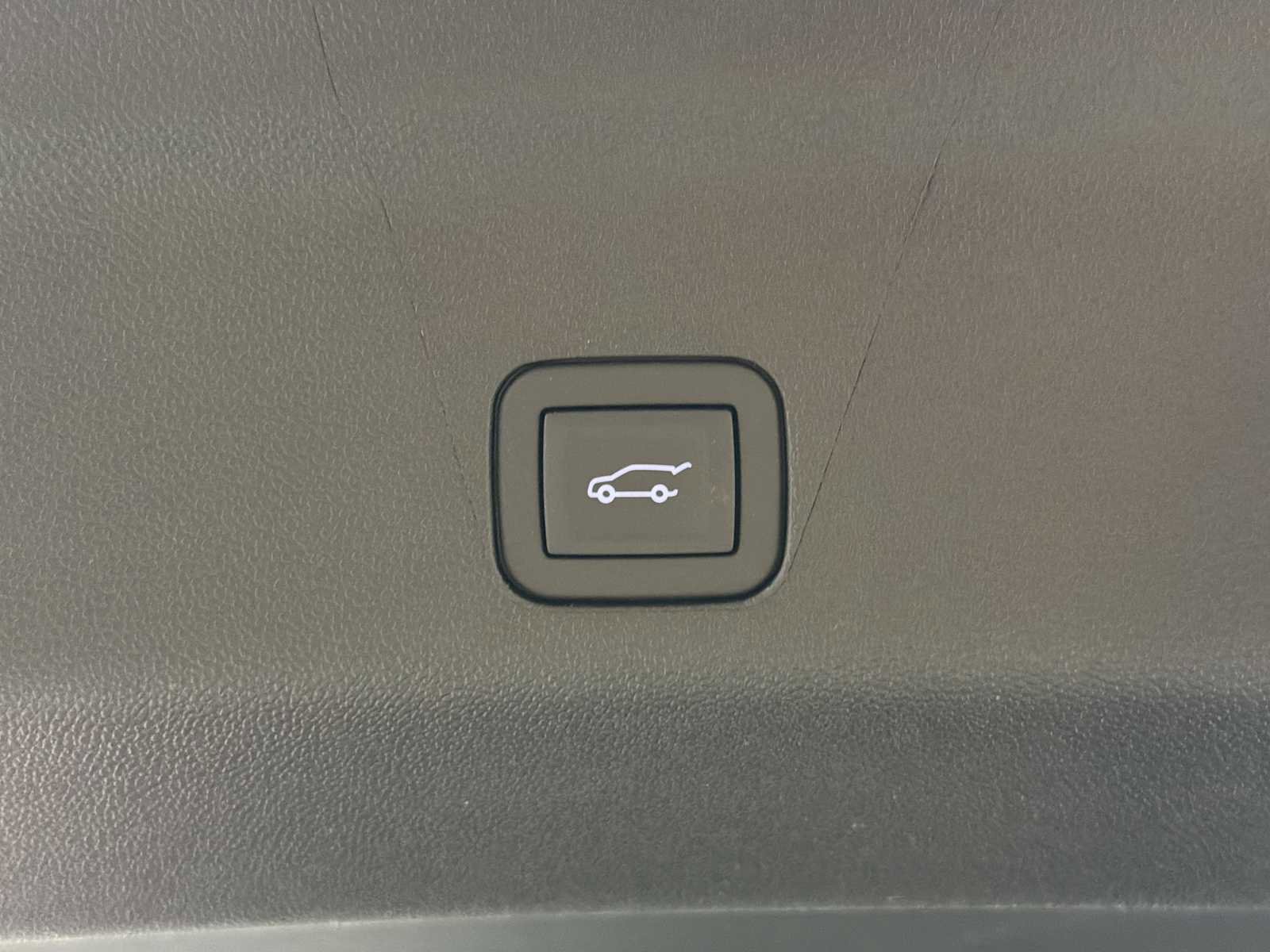 New 2026 GMC Yukon XL AT4 image 21