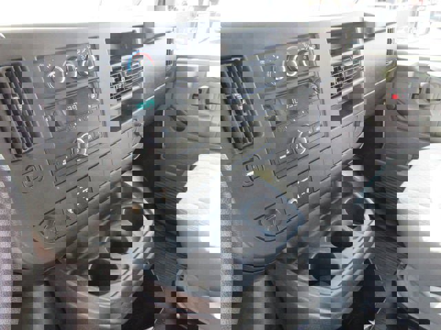 Used 2014 Chevrolet Express 3500 Extended RWD image 9