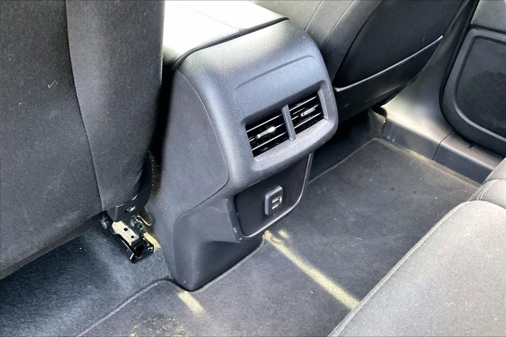 Used 2024 GMC Terrain SLE AWD/4WD image 7