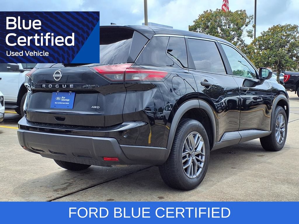 Used 2024 Nissan Rogue S AWD/4WD image 2