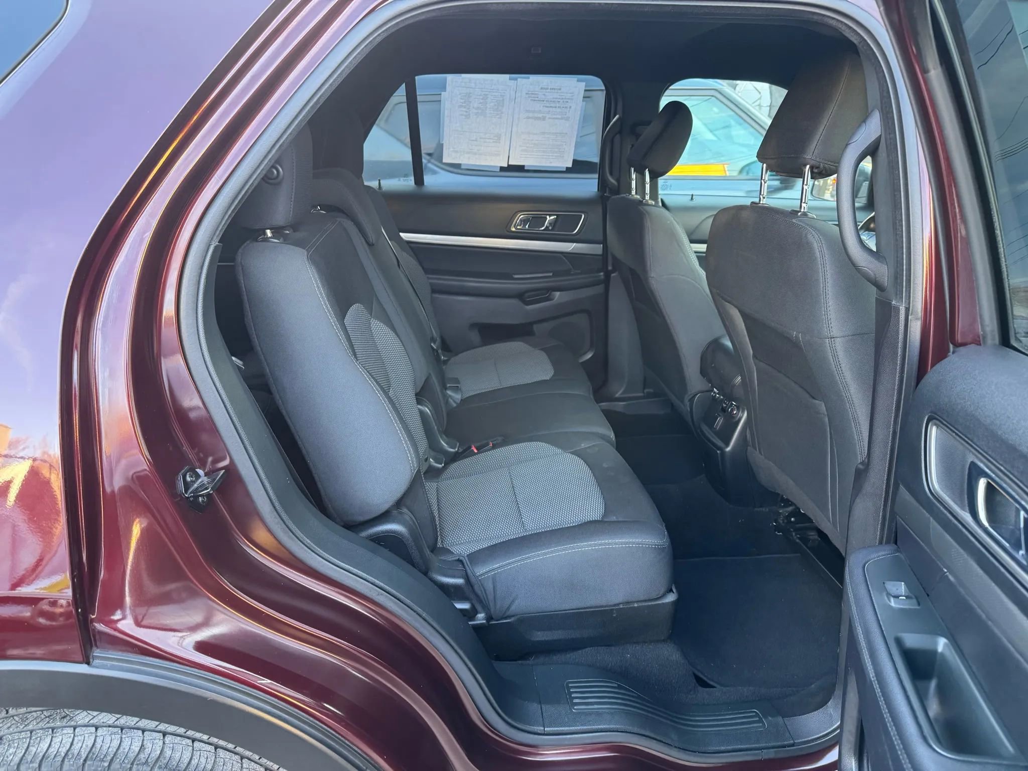 Used 2019 Ford Explorer XLT image 16