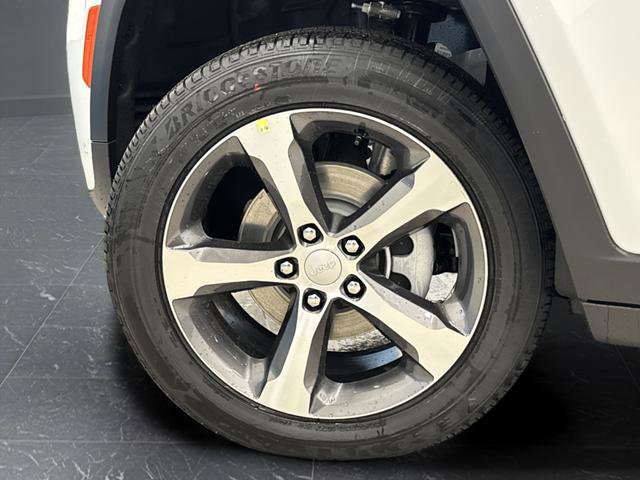 New 2026 Jeep Grand Cherokee Limited w/ Luxury Tech Group II image 37