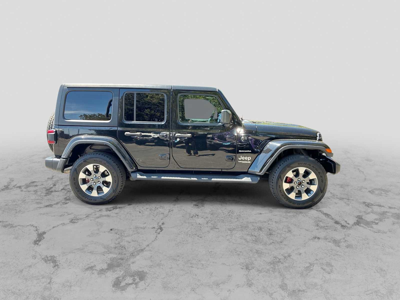 Used 2022 Jeep Wrangler Unlimited Sahara w/ LED Lighting Group AWD/4WD image 9