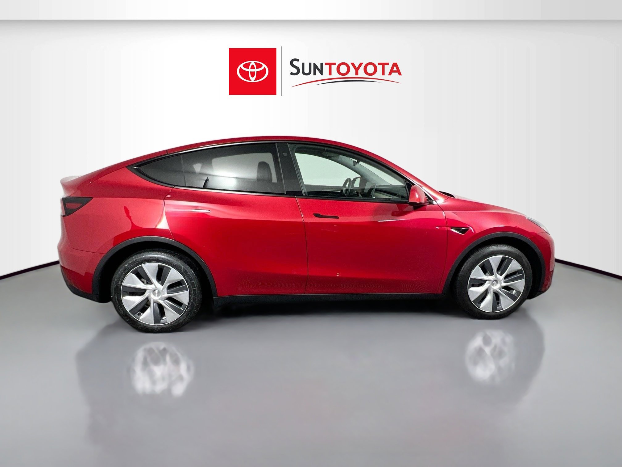 Used 2023 Tesla Model Y Long Range image 2