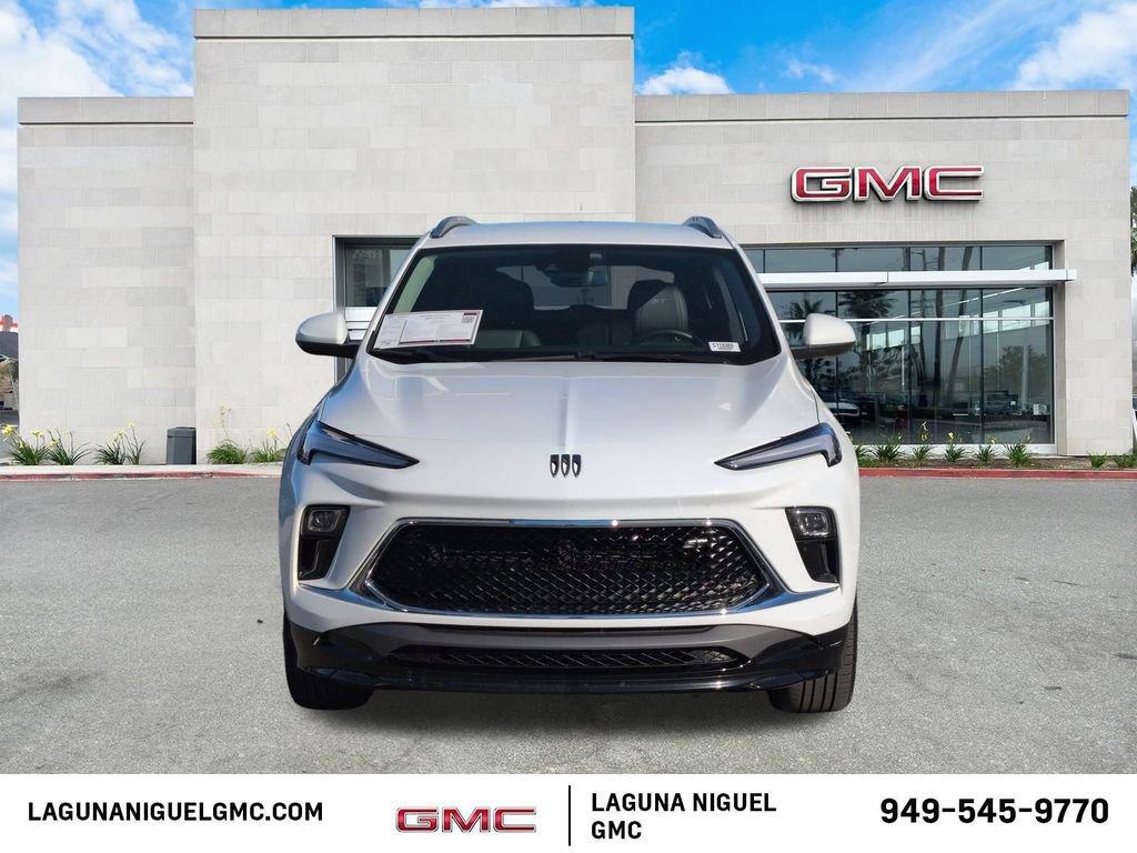 Used 2024 Buick Encore GX Sport Touring image 2