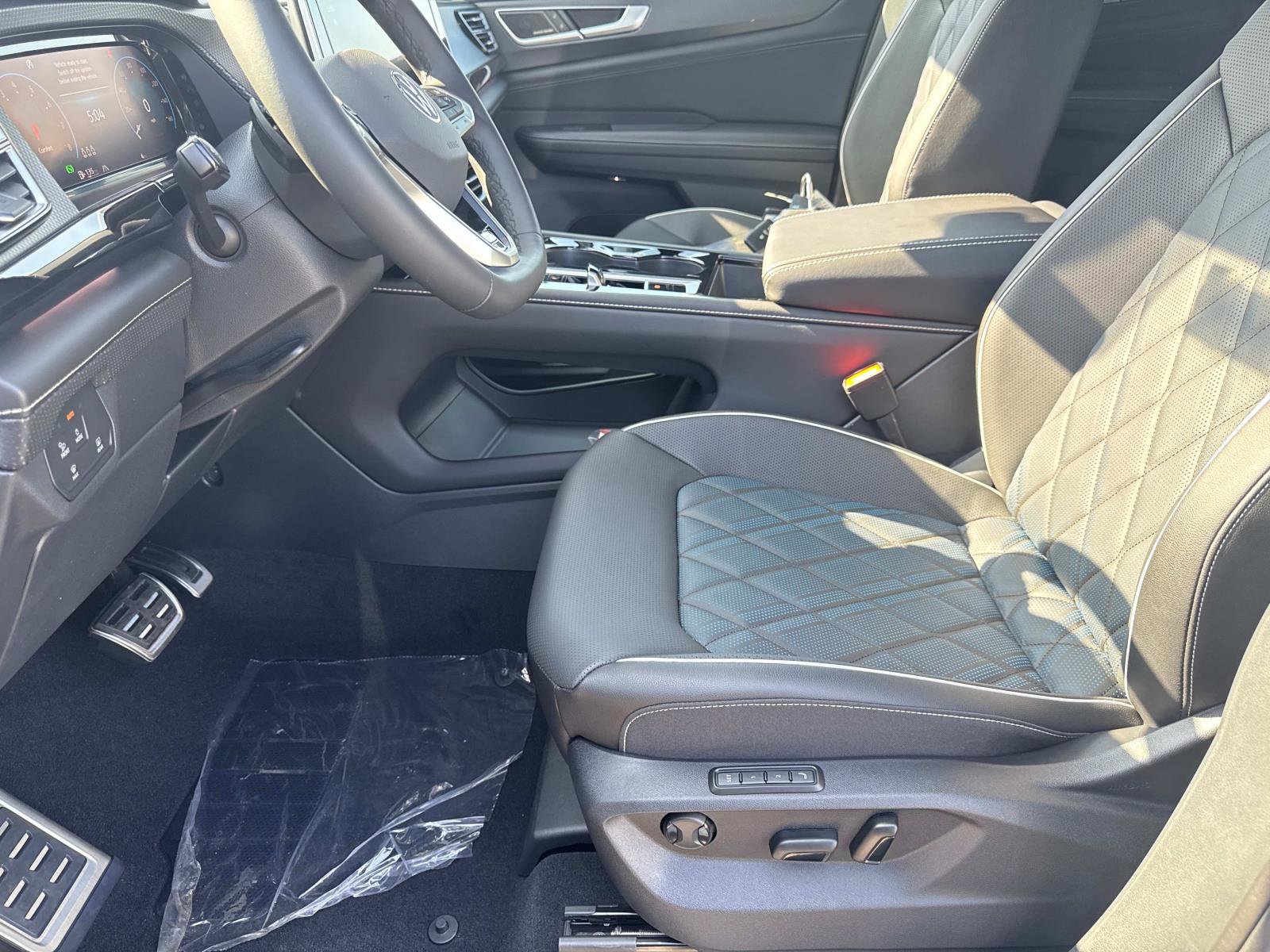 New 2025 Volkswagen Atlas Cross Sport SEL Premium R-Line image 17