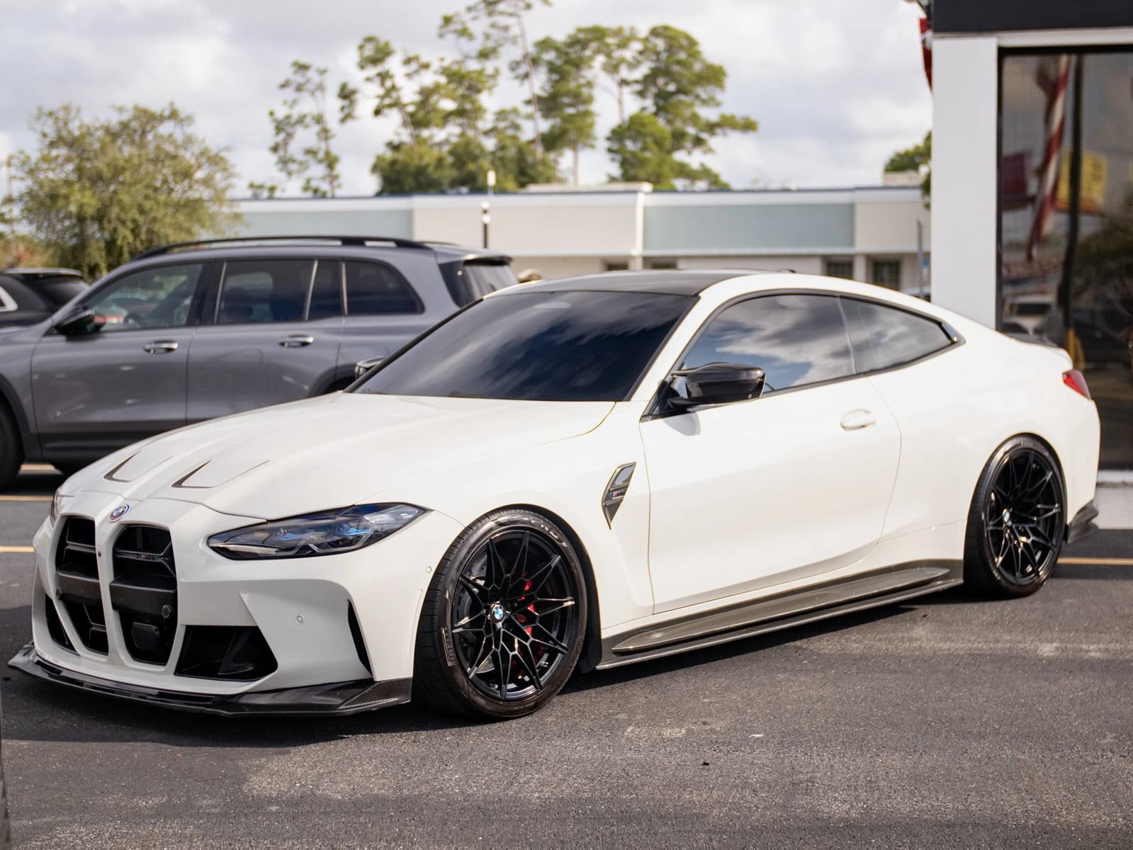 Used 2021 BMW M4 Competition w/ M Carbon Exterior Package RWD image 9