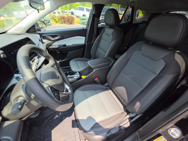 New 2026 Chevrolet Trax LT w/ Driver Confidence Package FWD image 25