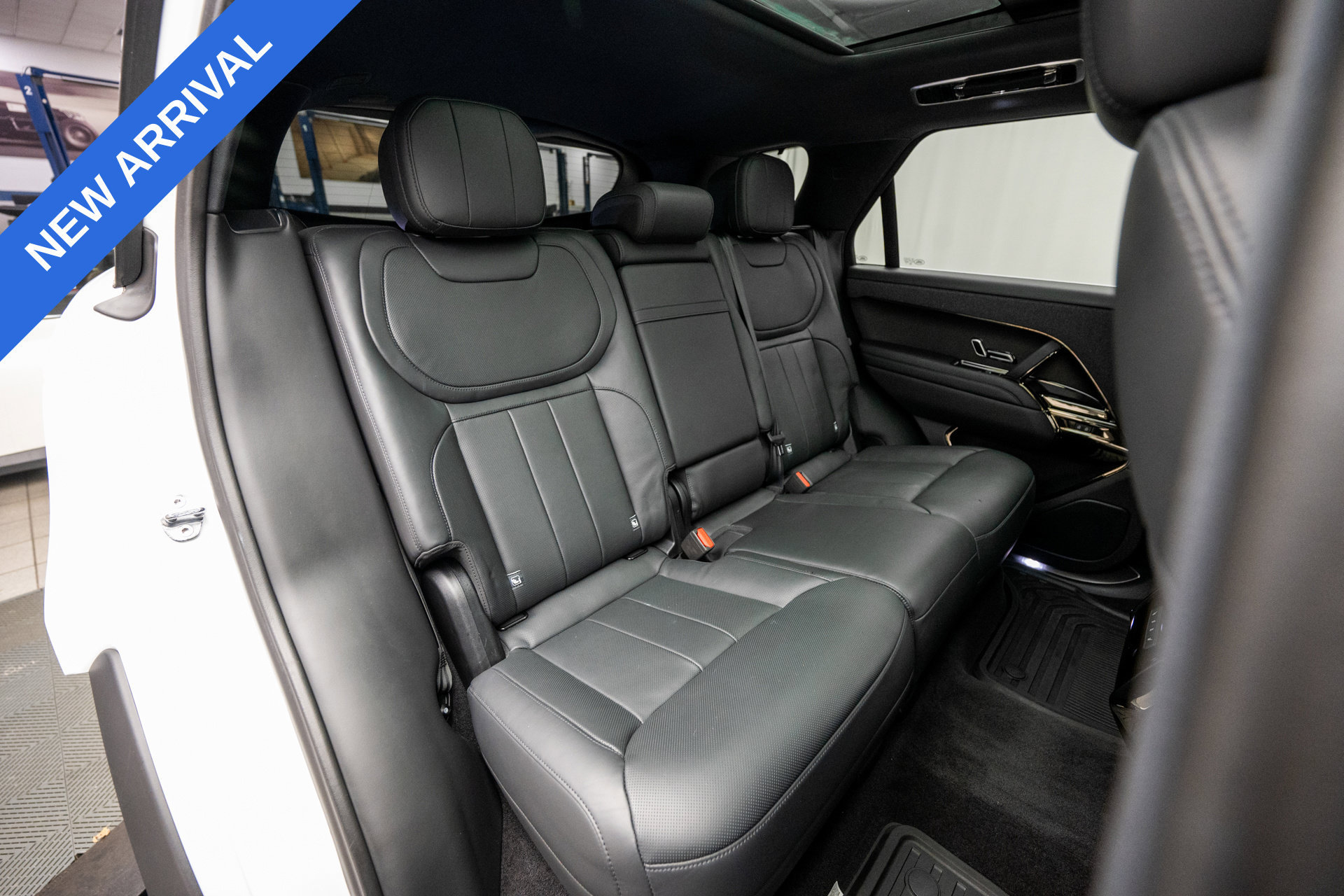Used 2023 Land Rover Range Rover Sport SE AWD/4WD image 19