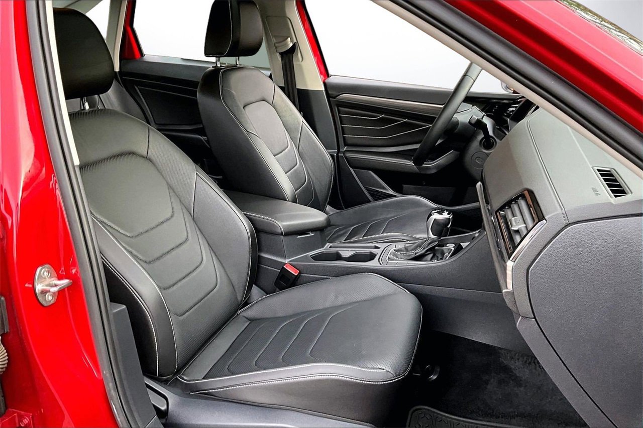 Used 2022 Volkswagen Jetta SEL image 24