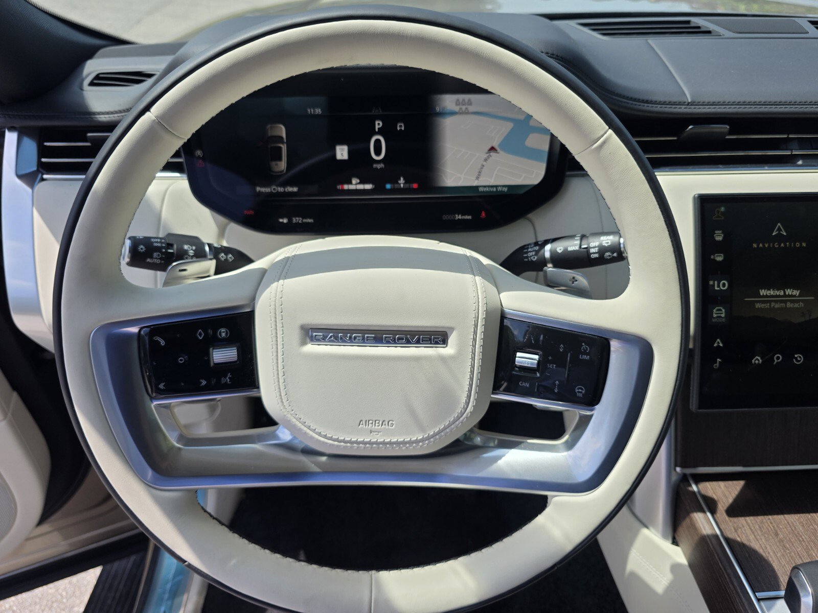 New 2026 Land Rover Range Rover Long Wheelbase SE AWD/4WD image 15