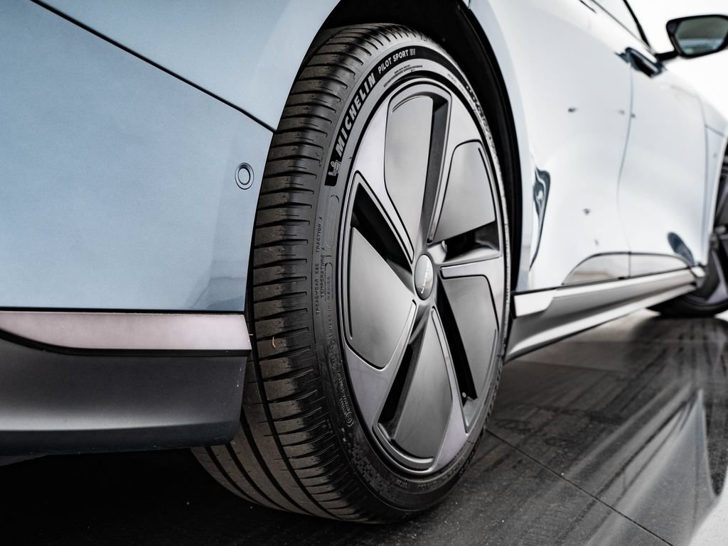 Used 2024 Lucid Air Pure RWD image 47