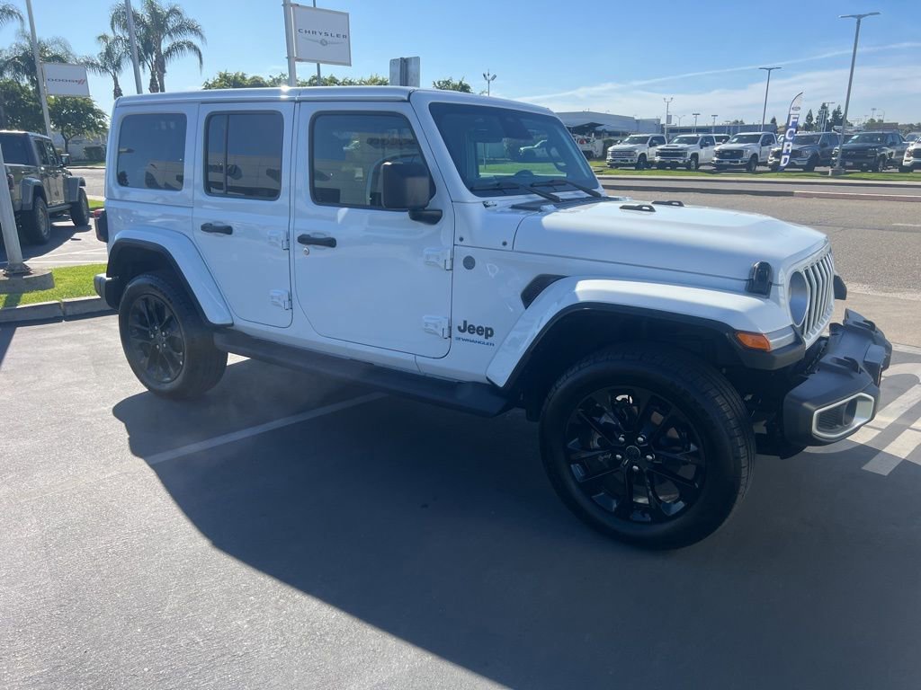 Used 2025 Jeep Wrangler Unlimited Sahara AWD/4WD image 10