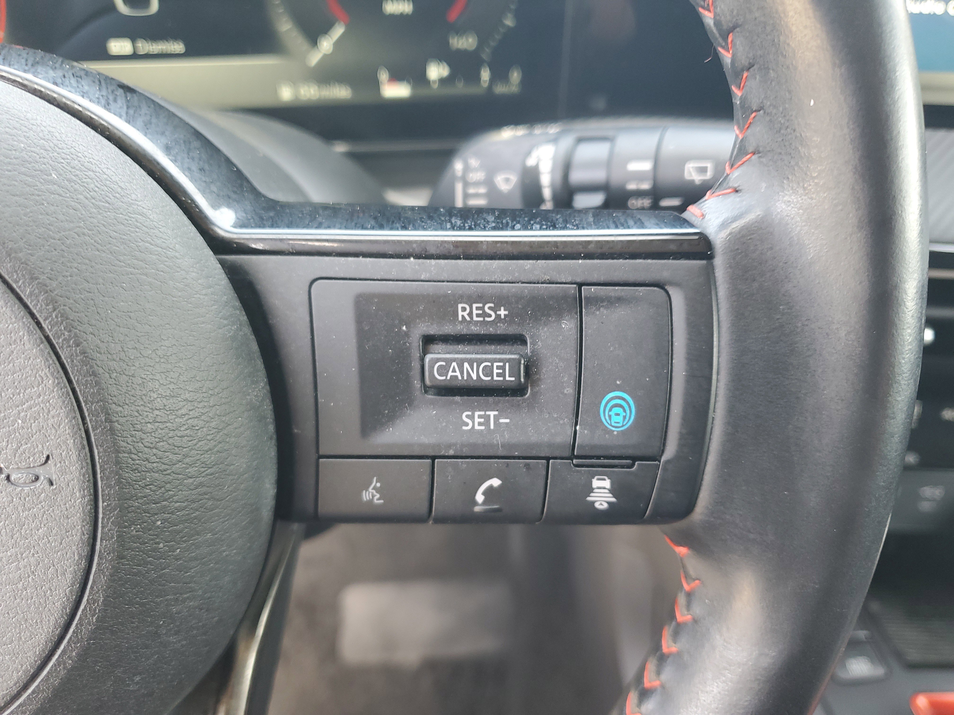 Certified 2025 Nissan Kicks SR FWD image 17