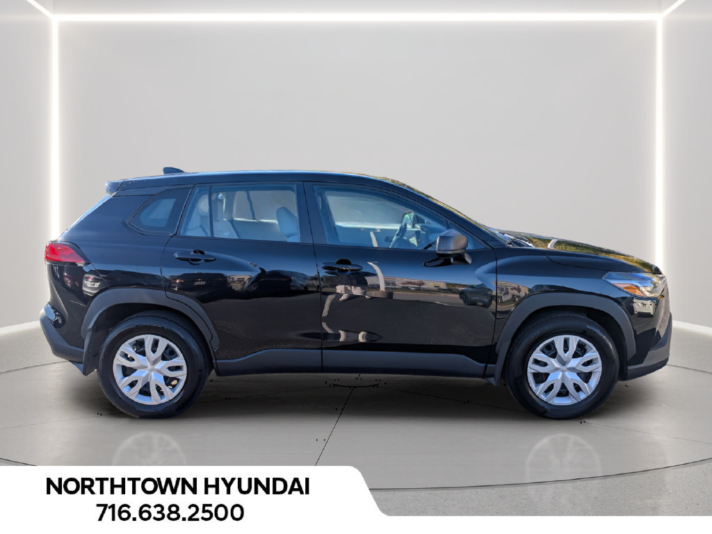 Used 2024 Toyota Corolla Cross L AWD/4WD image 11
